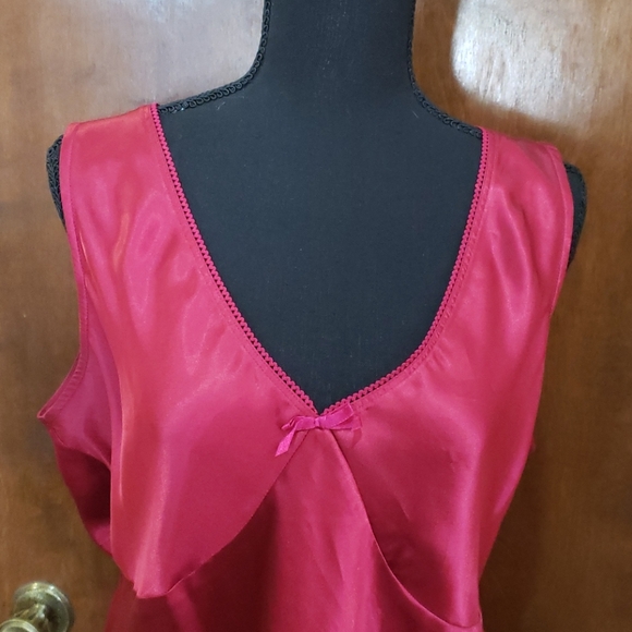 Satin feeling/looking magenta Old Navy Top XLarge - Picture 5 of 12